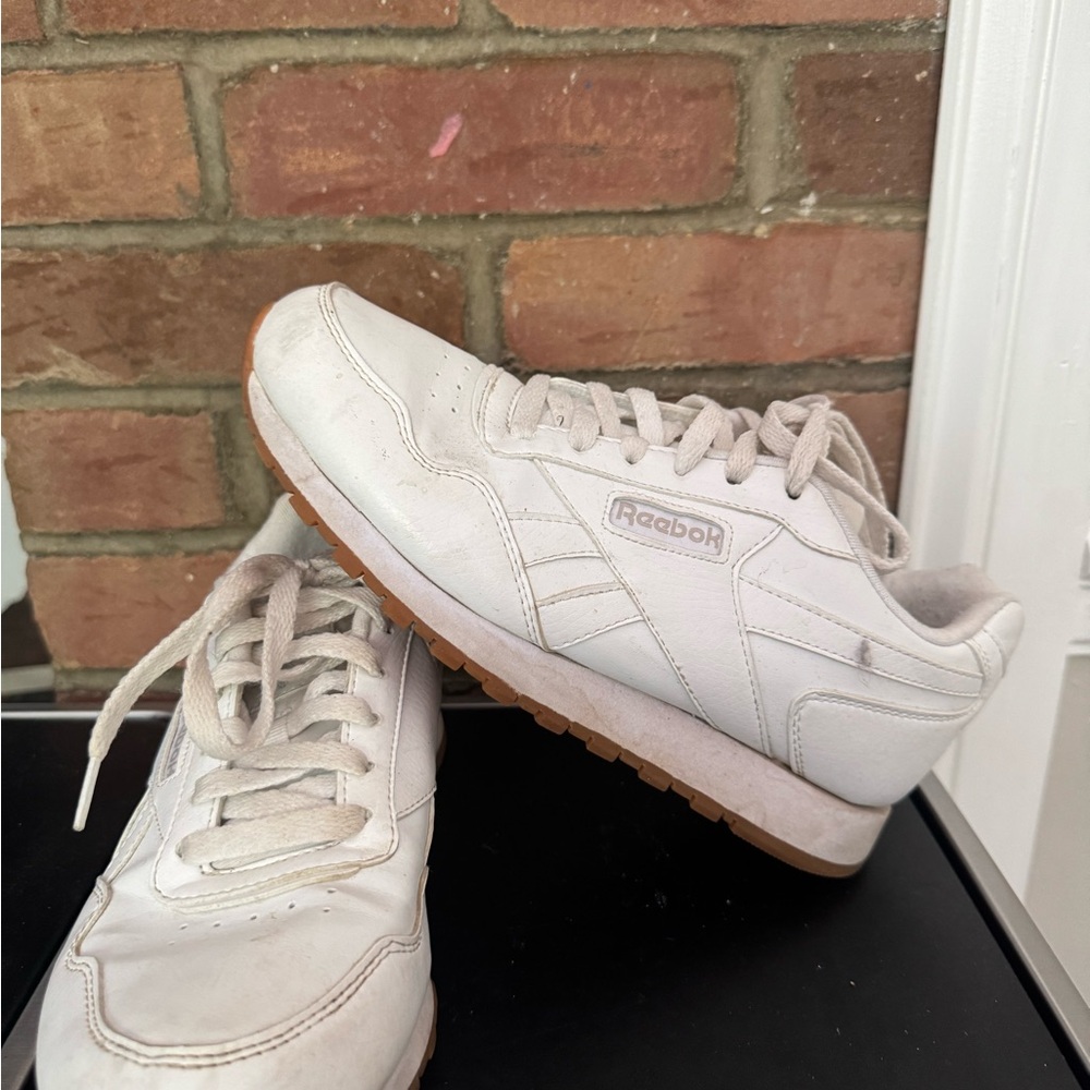 Reebok classic retro sneaker